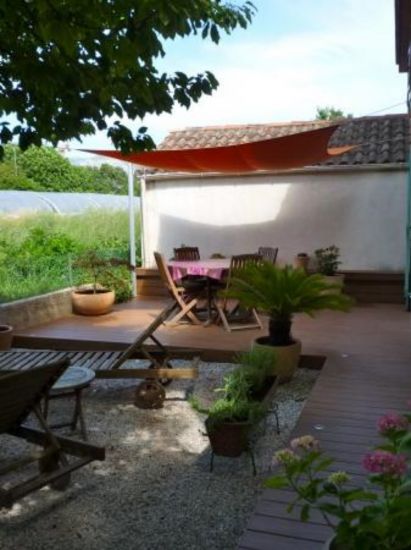 Création d'une terrasse en bois composite sur Aix en provence